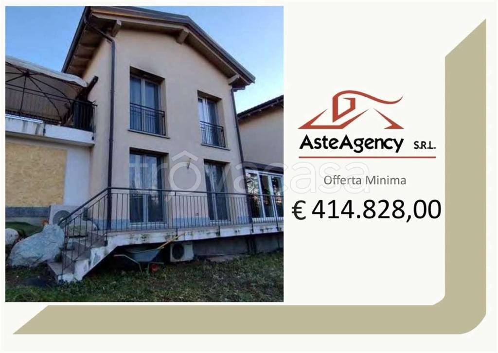 casa indipendente in vendita a Barasso