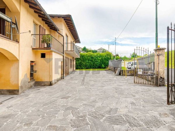 appartamento in vendita a Barasso