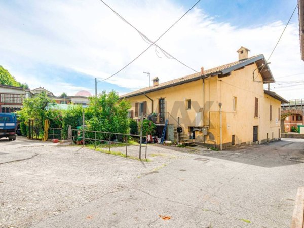 appartamento in vendita a Barasso