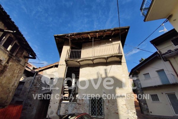 casa indipendente in vendita a Bedero Valcuvia