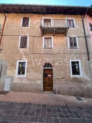 appartamento in vendita a Bedero Valcuvia