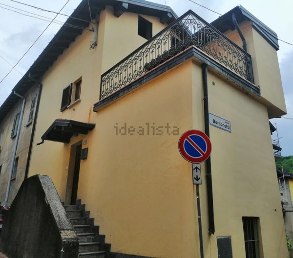 casa indipendente in vendita a Bedero Valcuvia