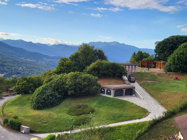 casa indipendente in vendita a Bedero Valcuvia