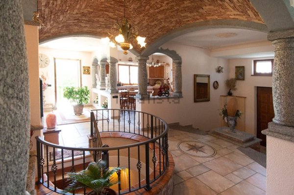 casa indipendente in vendita a Bedero Valcuvia