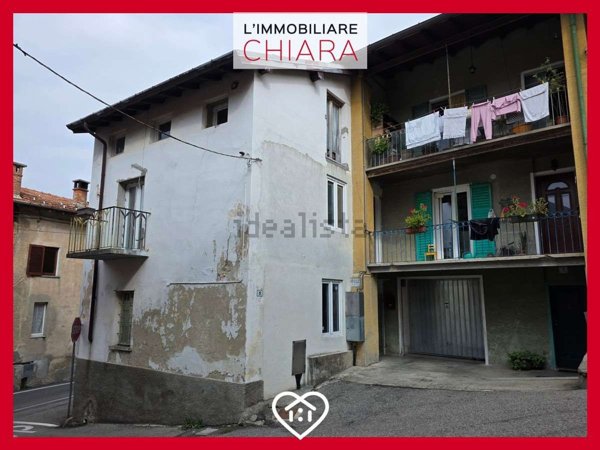 casa indipendente in vendita a Bedero Valcuvia