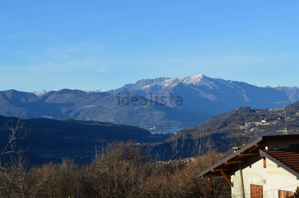 casa indipendente in vendita a Bedero Valcuvia