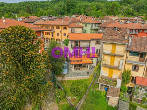 casa indipendente in vendita a Bedero Valcuvia