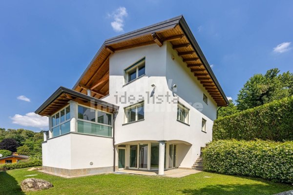 casa indipendente in vendita a Bedero Valcuvia