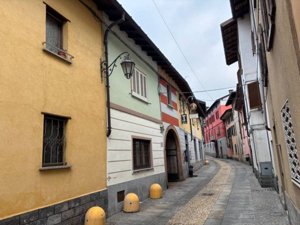 appartamento in vendita a Besano