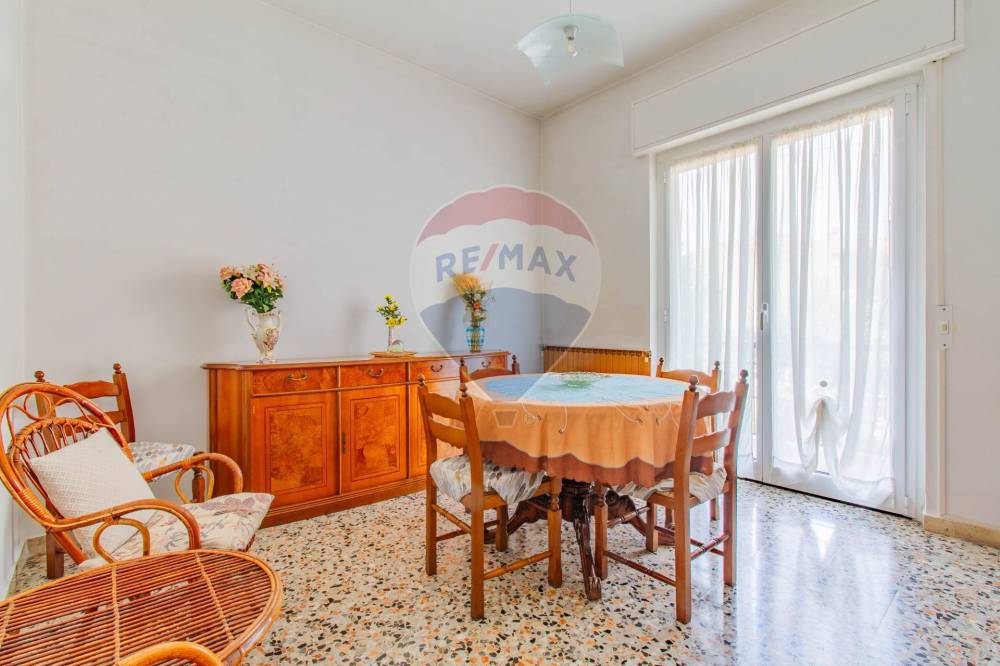 casa indipendente in vendita a Besano