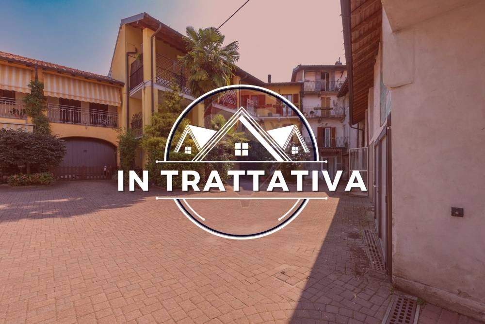 casa indipendente in vendita a Besano