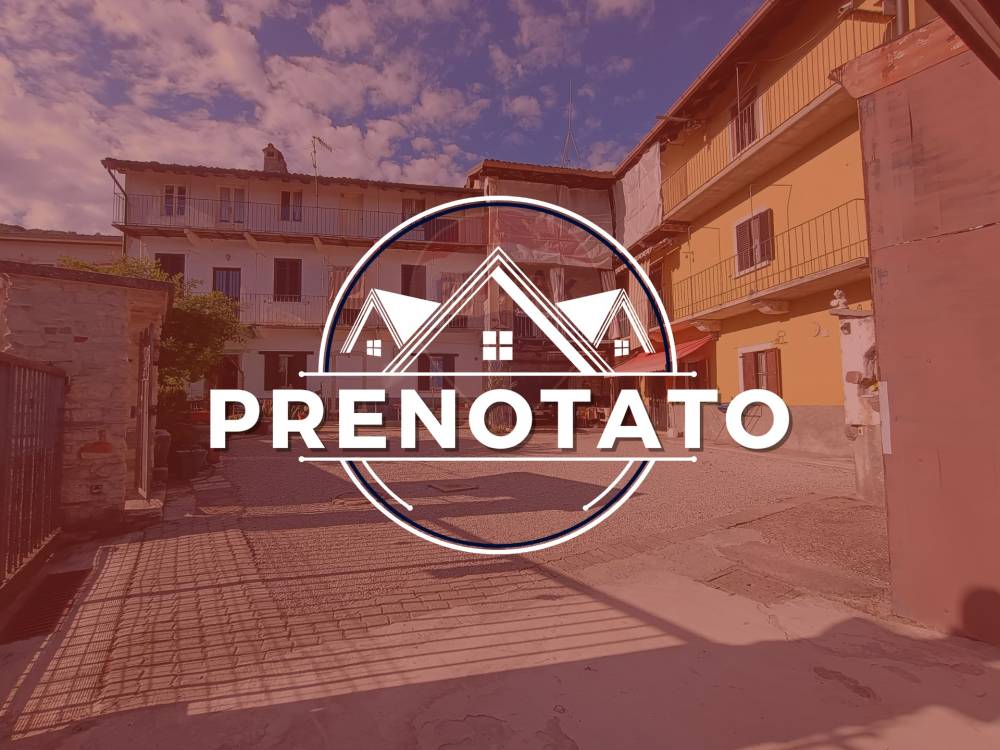 casa indipendente in vendita a Besano