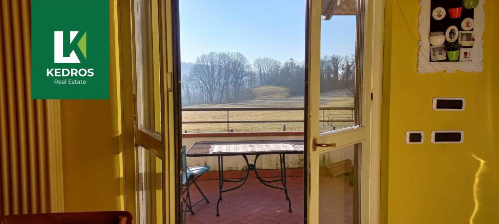 casa indipendente in vendita a Besano