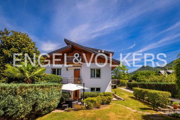 casa indipendente in vendita a Besano