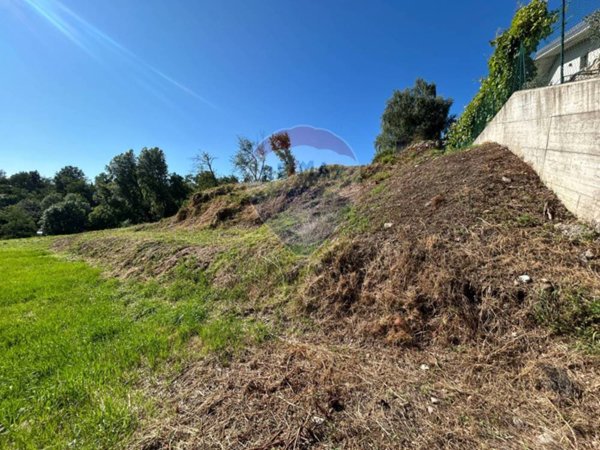 terreno edificabile in vendita a Besano
