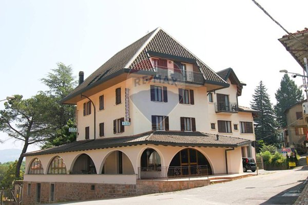 negozio in vendita a Besano