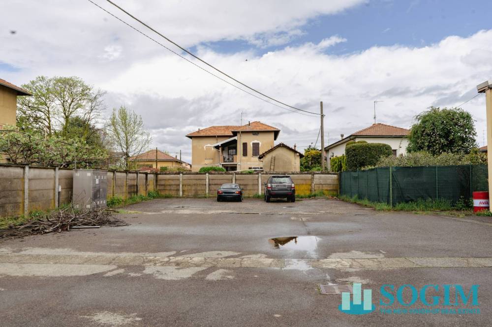 ufficio in vendita a Besano