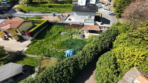 bifamiliare in vendita a Besano