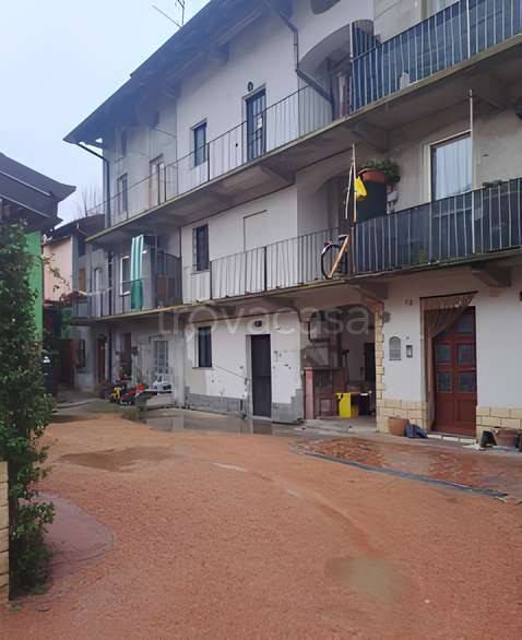 appartamento in vendita a Besano