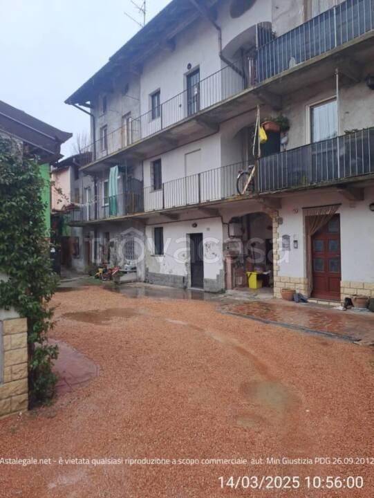 appartamento in vendita a Besano