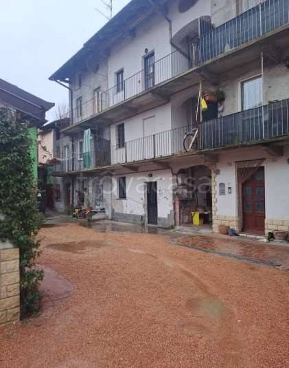 appartamento in vendita a Besano