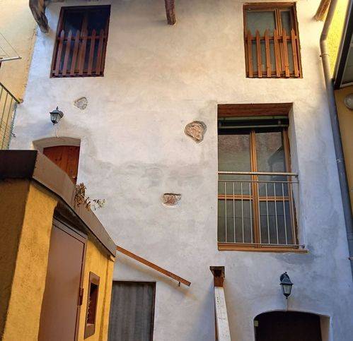 appartamento in vendita a Besano