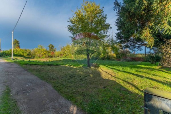 bifamiliare in vendita a Besano