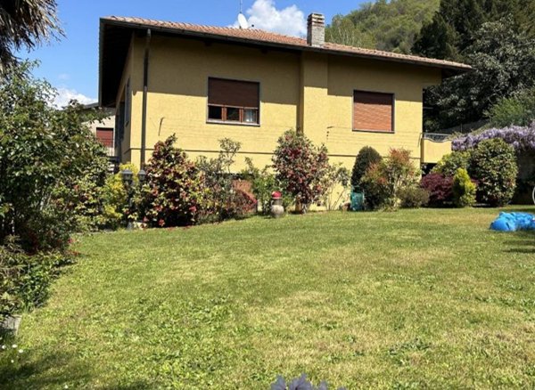 appartamento in vendita a Besano