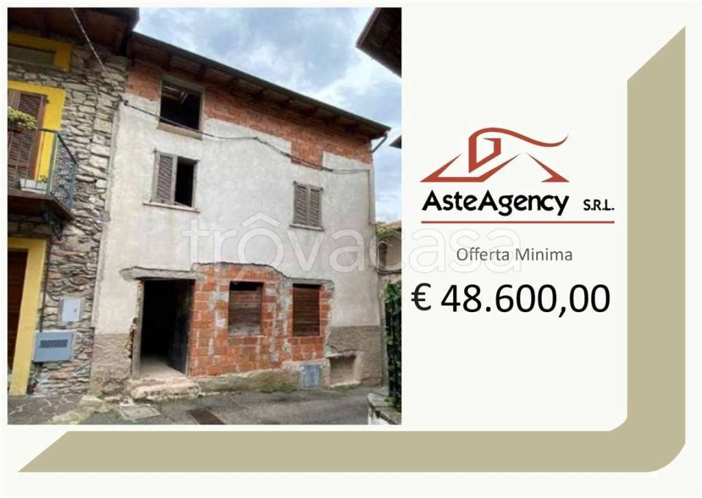 appartamento in vendita a Besano