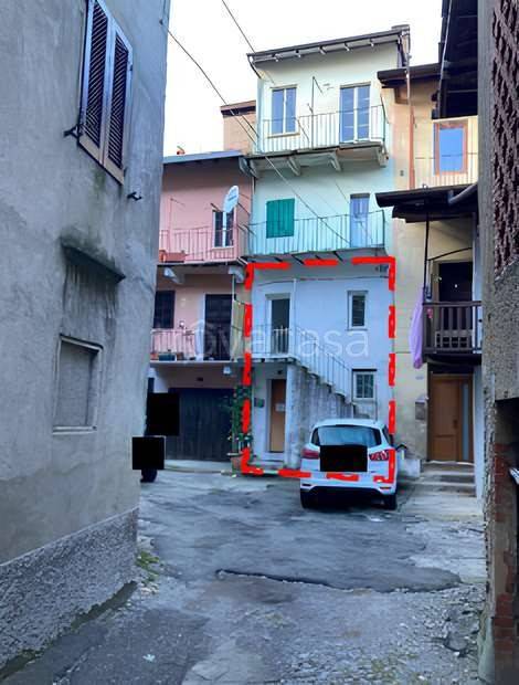 appartamento in vendita a Besano