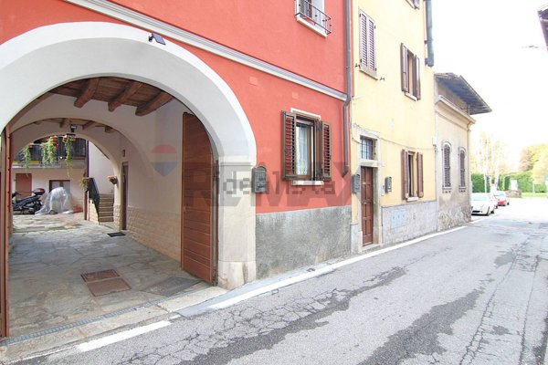 appartamento in vendita a Besano