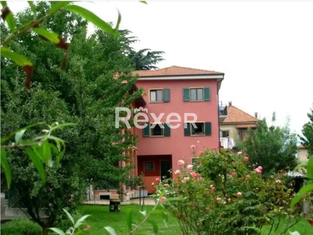 appartamento in vendita a Besano