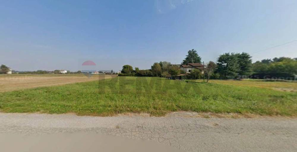 terreno edificabile in vendita a Besano