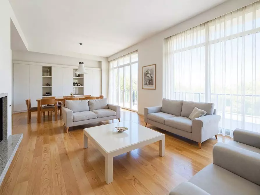 casa indipendente in vendita a Besano