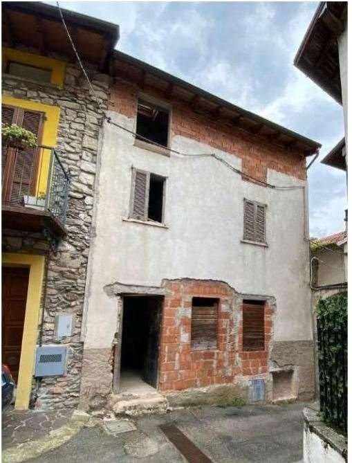 appartamento in vendita a Besano