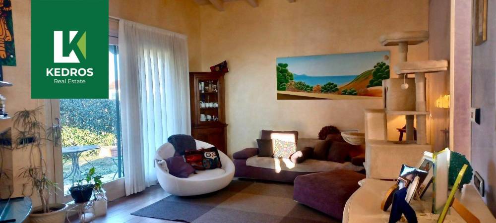 casa indipendente in vendita a Besano