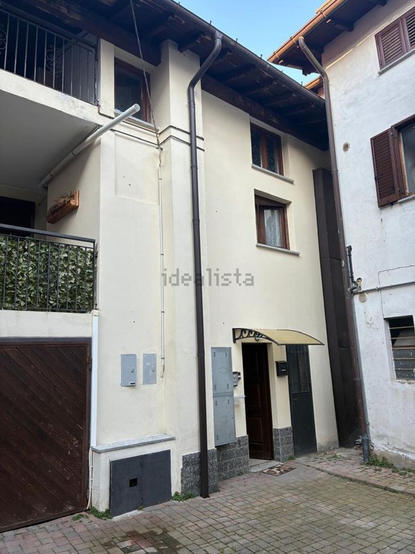 appartamento in vendita a Besano