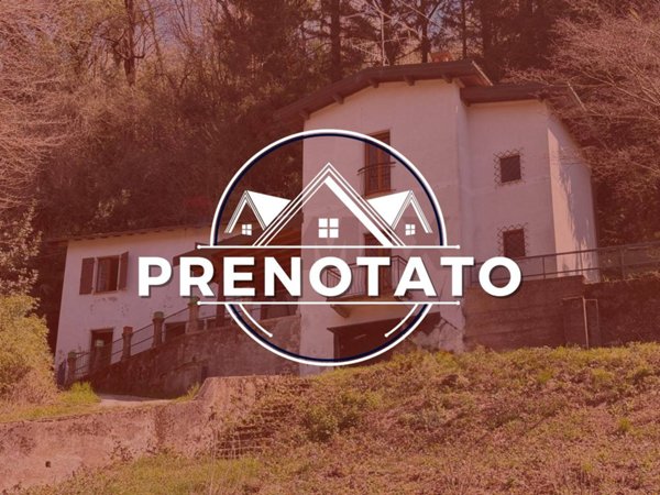 casa indipendente in vendita a Besano