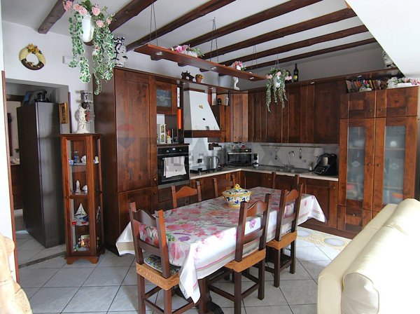 appartamento in vendita a Besano