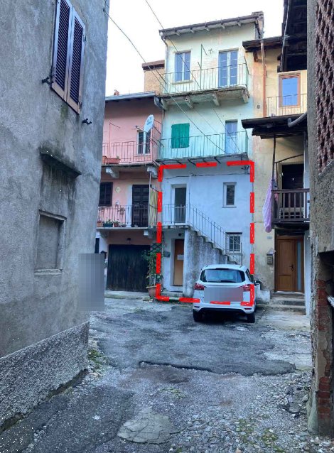 casa indipendente in vendita a Besano