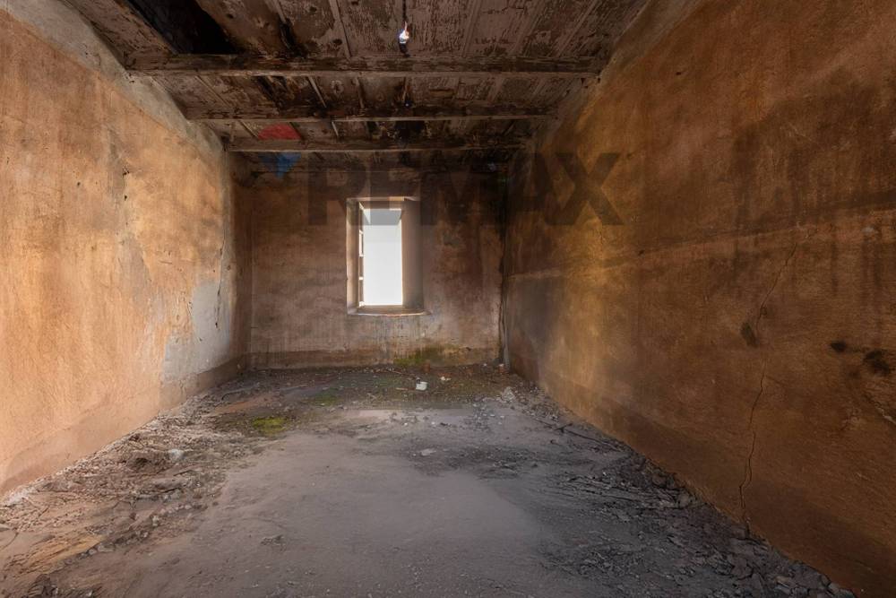 casa indipendente in vendita a Besano