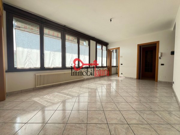 appartamento in vendita a Besano in zona Monte San Martino