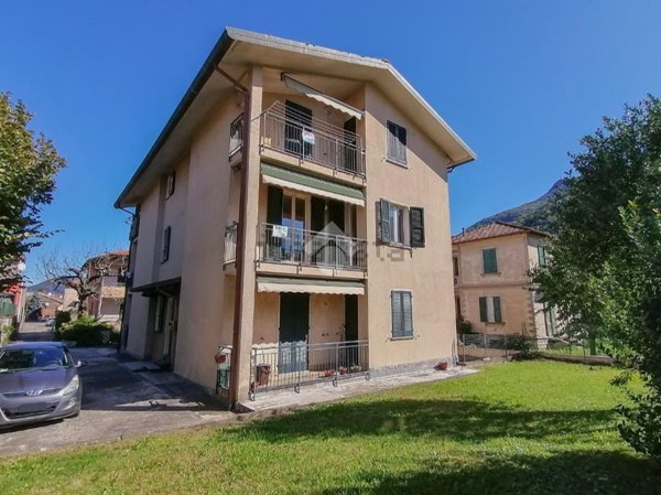 appartamento in vendita a Besano in zona Monte San Martino