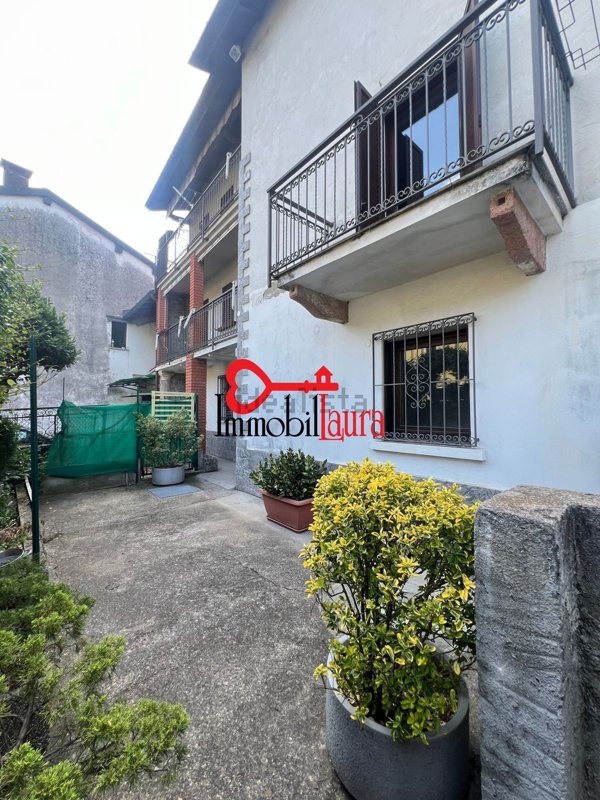 appartamento in vendita a Besano in zona Monte San Martino