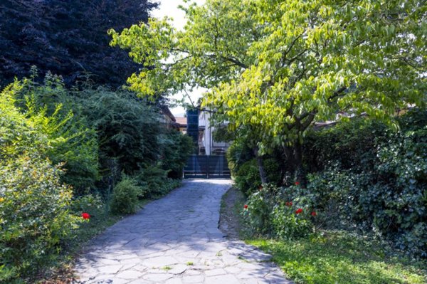 casa indipendente in vendita a Besano in zona Monte San Martino