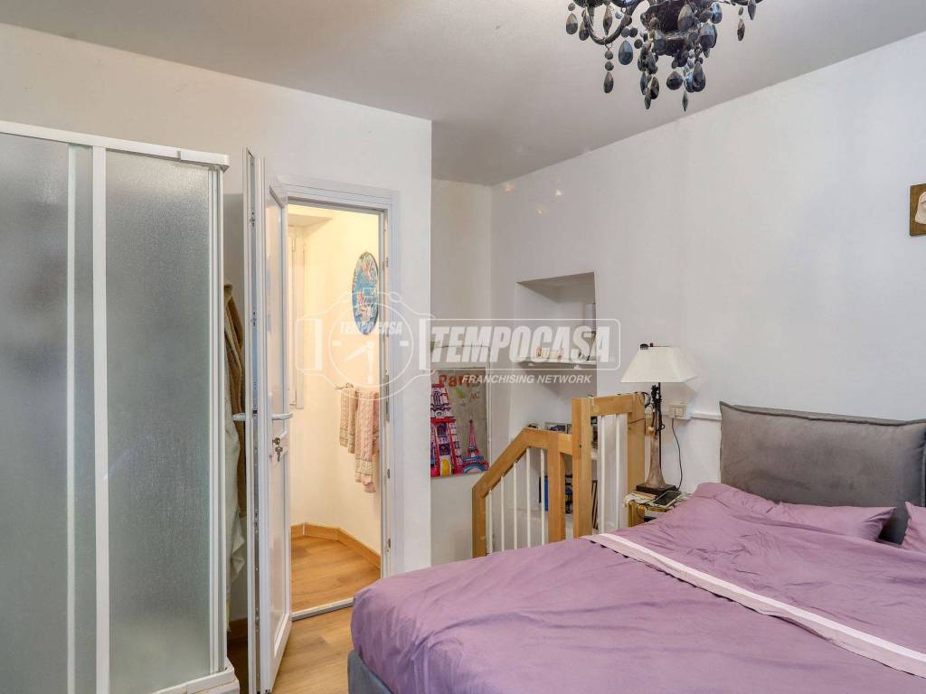 casa indipendente in vendita a Besano in zona Monte San Martino