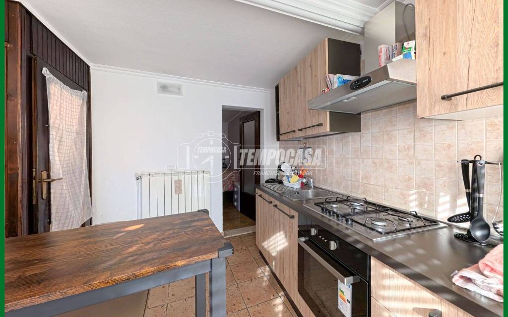 appartamento in vendita a Besano in zona Monte San Martino