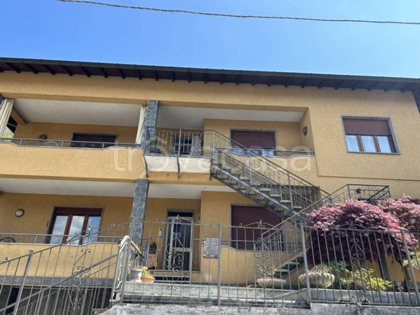 casa indipendente in vendita a Besano in zona Monte San Martino