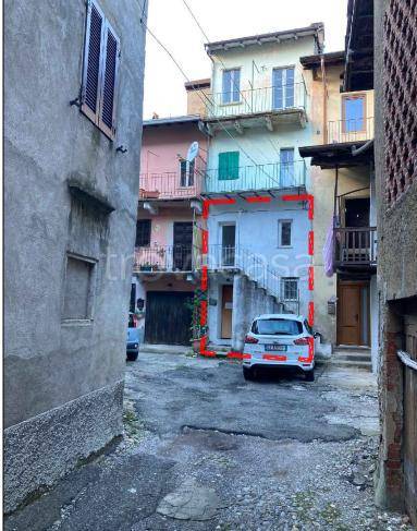 casa indipendente in vendita a Besano in zona Monte San Martino