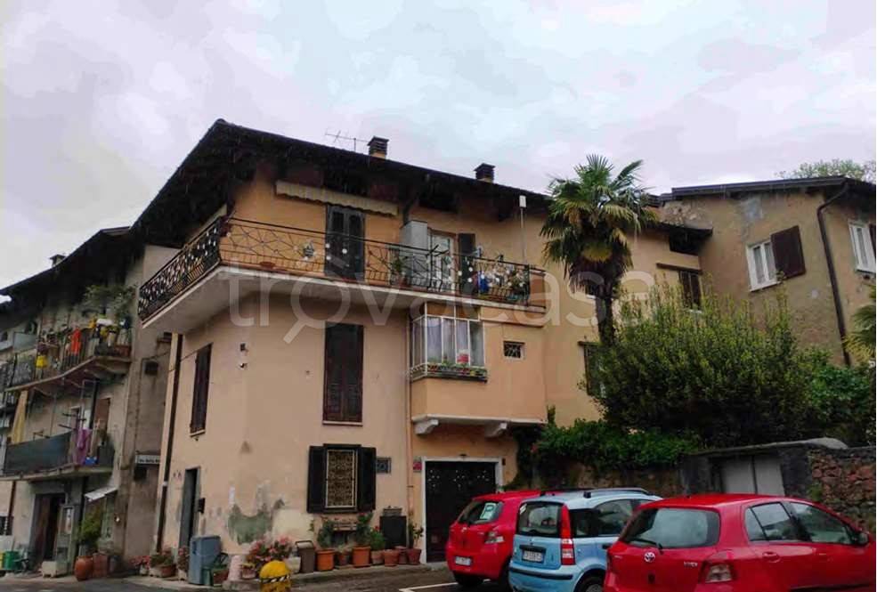 appartamento in vendita a Besano in zona Monte San Martino